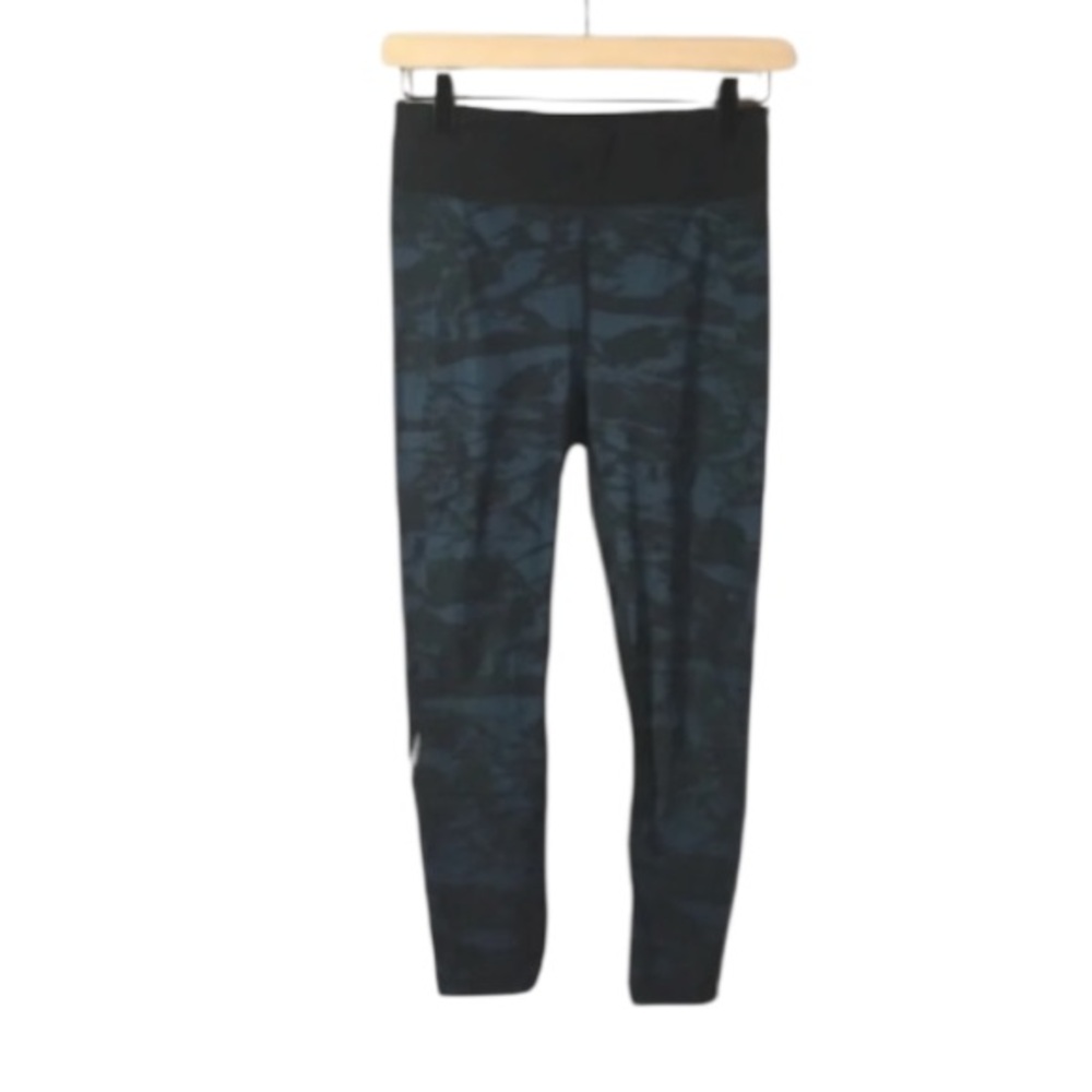 Sweaty Betty Zero Gravity Crops
